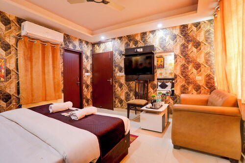 HOTEL DV PLAZA INN NEAR DELHI AIRPORT