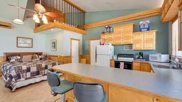 Apartment (0 Bedroom) | Interior