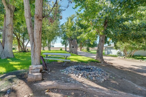 Cozy Idaho Retreat w/ Grill & Fire Pit!