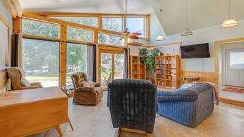 Apartment (0 Bedroom) | Interior