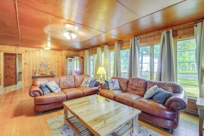 Cottage (3 Bedrooms) | Interior - Rapid City Cottage w/ Patio Near Beach Access! (Rapid City)