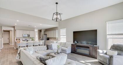 Maricopa Home w/ Yard - 1 Mi to Harrahs Casino!