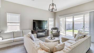 House (4 Bedrooms) | Interior