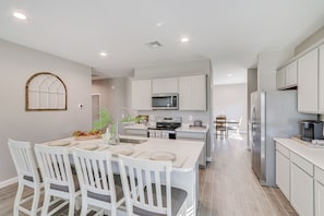 House (4 Bedrooms) | Interior