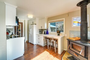 House (5 Bedrooms) | Interior