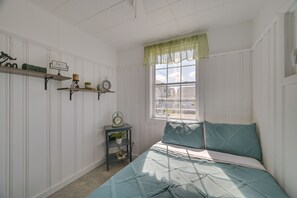 Interior - Cozy Hampton Vacation Rental, Walk to Beach! (Hampton)