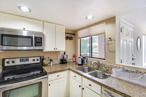 Interior - Tucson Escape w/ Outdoor Community Pool & Hot Tub! (Tucson)