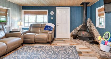 Kingston Cabin Rental: Walk to Lake Texoma Beaches