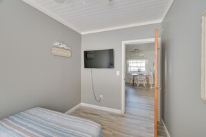 2 chambres, fer et planche à repasser, draps fournis