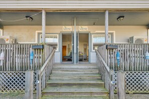 Exterior - Charming Hampton Home w/ Porch, Walk to Beach! (Hampton)