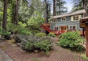 Exterior - Quiet, Cozy, Russian River Retreat in the Redwoods. Private Garden View Unit (Guerneville)
