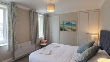 Casa de campo | 4 dormitorios, decoración individual, mobiliario individual