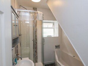 Cottage | Badkamer | Een douche