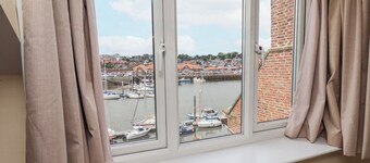 河流熔爐度假屋