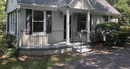 Location location! Cottontown Retreat downtown Columbia, Perfect for 2 couples!