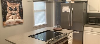 Location location! Cottontown Retreat downtown Columbia, Perfect for 2 couples! 