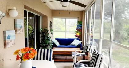 Stunning King APT /Pool/Tennis/Golf/Beach/Trails