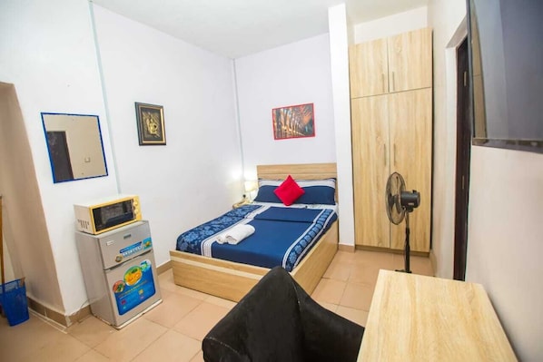 1 bedroom, WiFi, bed sheets