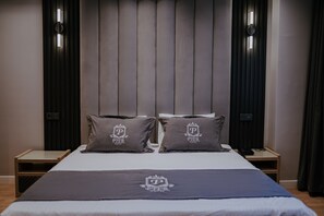 Standard Double Room | In-room safe, desk, laptop workspace, soundproofing - Pier Hotel (Istanbul)