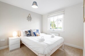 4 soverom, strykejern/-brett, wi-fi (inkludert) og sengetøy