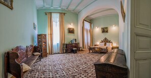 Villa | 4 bedrooms, desk, free WiFi, bed sheets