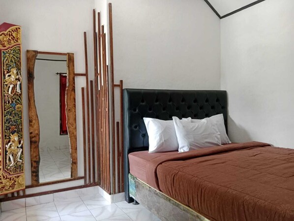 2 quartos, ferros/tábuas de passar roupa, roupa de cama