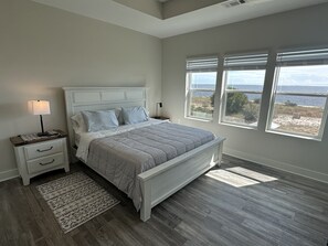 3 bedrooms, iron/ironing board, free WiFi, bed sheets - Ocean Springs Beach - Gulf Coast Getaway! NEW BEACHFRONT HOUSE! (Ocean Springs)