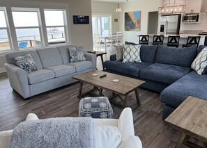 Smart TV - Gulf Coast Getaway!  Ocean Springs - NEW BEACHFRONT HOUSE! (Ocean Springs)