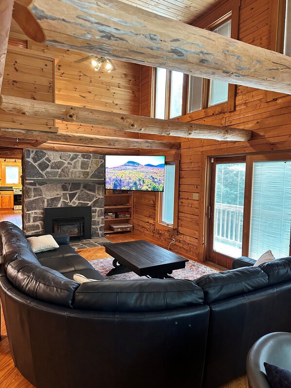 Smart TV, fireplace - Fox Ridge - White Mtn. Elegance - EV charging on site - Waterville Valley Ski (Thornton)