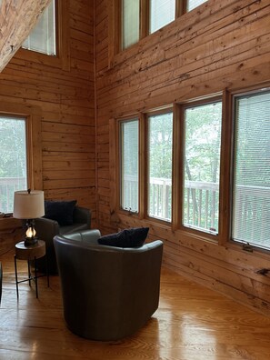 Interior - Fox Ridge - White Mtn. Elegance - EV charging on site - Waterville Valley Ski (Thornton)