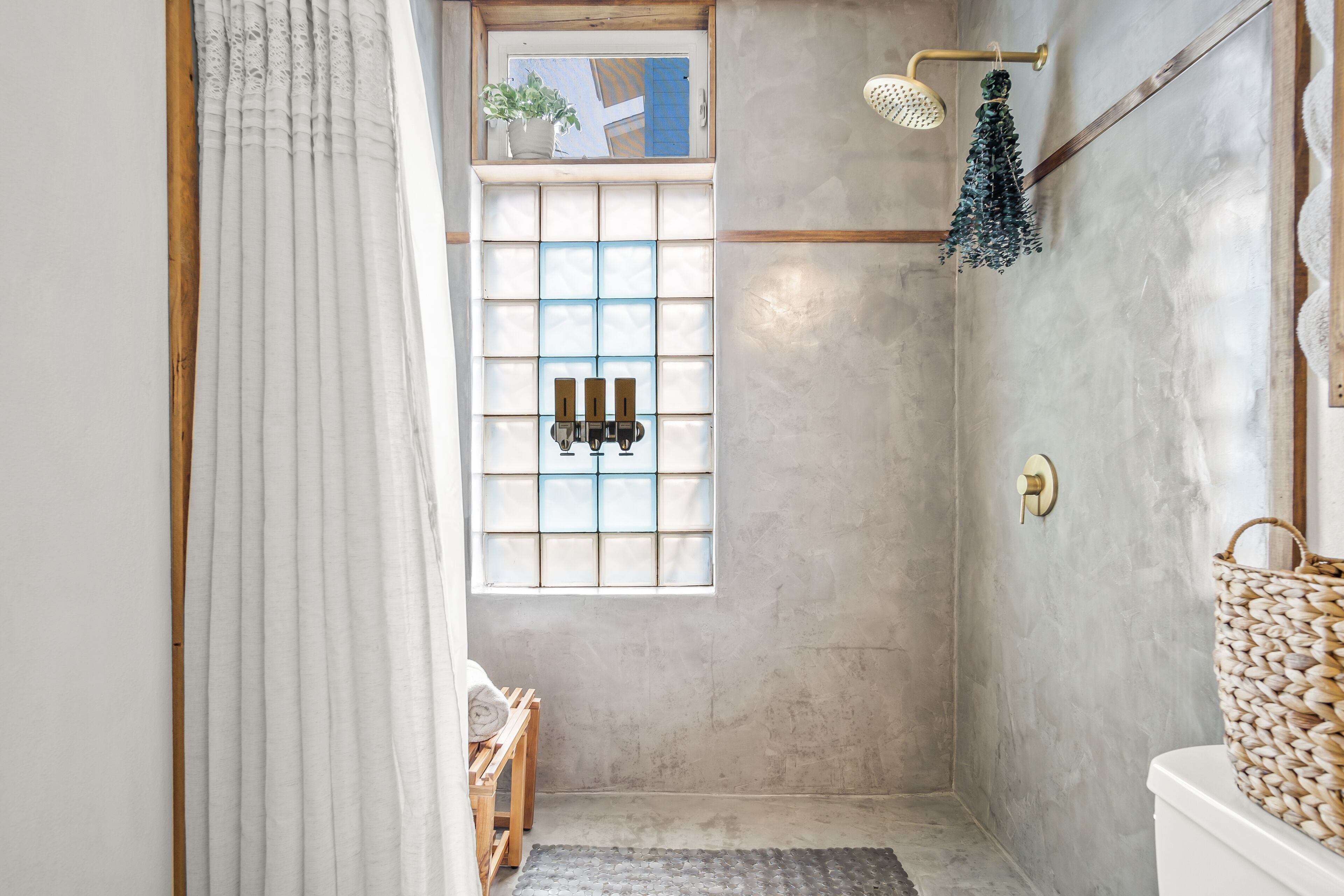 Shower, towels, soap, shampoo