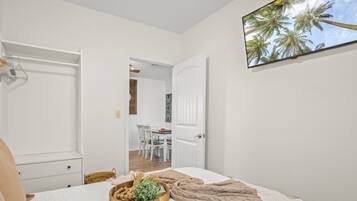 3 bedrooms, iron/ironing board, travel crib, bed sheets