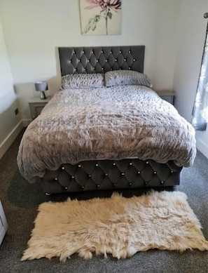 2 habitaciones, wifi gratis y ropa de cama