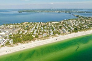 Beach - Anna Maria Island Luxurious Escape Getaway! (Holmes Beach)