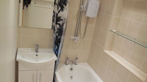 Hårføner og håndklær