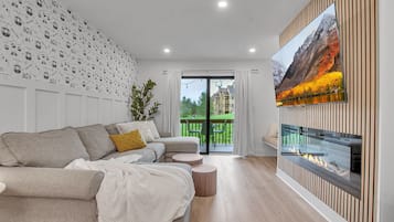 TV, fireplace, stereo