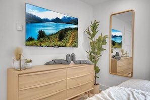 2 bedrooms, desk, iron/ironing board, travel cot
