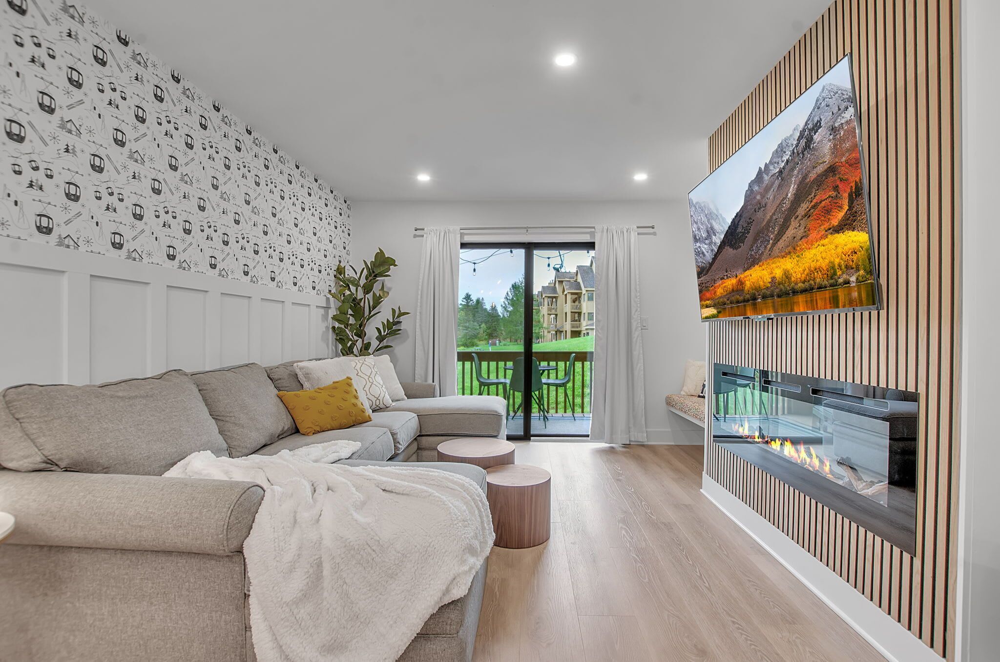 TV, fireplace, stereo