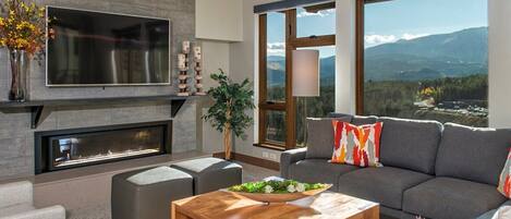 Televisie en een open haard