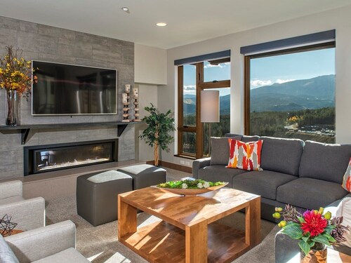 Holiday Break at 1 BR/2BA Grand Colorado on Peak 8