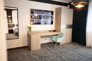 Deluxe Room, 1 Queen Bed | Memory foam beds, minibar, in-room safe, desk - Opera Hotel  (Timisoara)