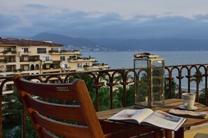 Outdoor dining - Beautiful penthouse located in Velas Vallarta  (Puerto Vallarta)