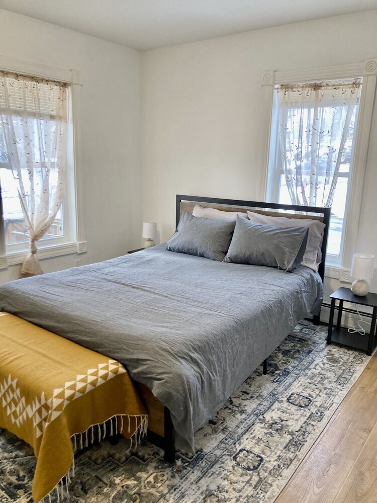 Lovely 2 bedroom apartment near Dartmouth college and DHMC Lebanon Vrbo