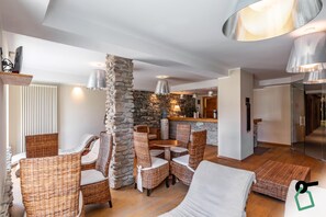 Sauna, poreallas, hierontapalveluita