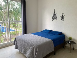 2 habitaciones, tabla de planchar con plancha y wifi gratis 