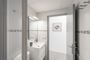 Douche, serviettes fournies