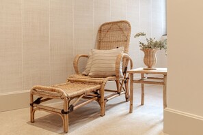 Interior - Reales Atarazanas Suite with Patio (Sevilla)