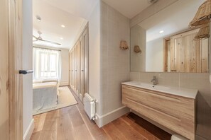 تجهيزات دش، مجففات شعر، مناشف