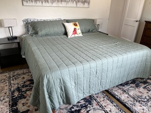 2 soverom, strykejern/-brett, wi-fi og sengetøy