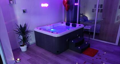 CocoonSpa Love Room avec Jacuzzi, idéal pour un couple